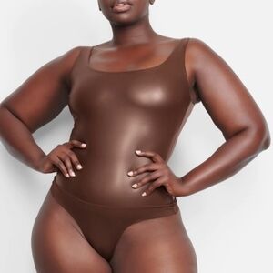 ✨️NWT✨️ Skims Crew Neck Bodysuit, Jasper, Vegan Leather, Size 3X
